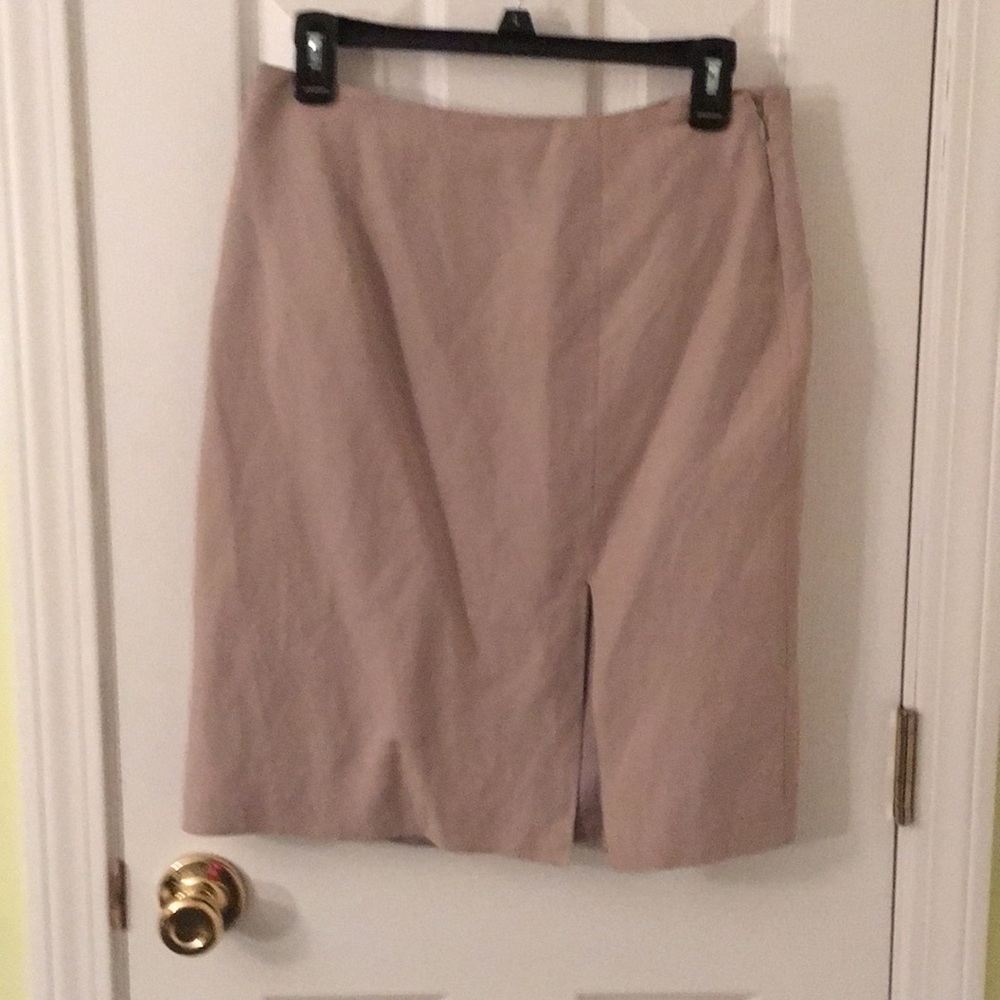 SKIRT SILKLAND CREAM 8 IN SLIT IN FRONT SIZE 8